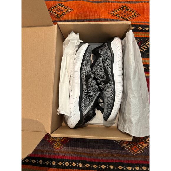 Nike Free RN Flyknit 2018 - Picture 2 of 7